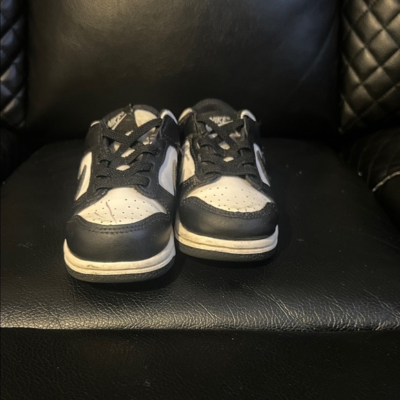 Nike Kids Black and White Sneakers - Picture 2 of 6